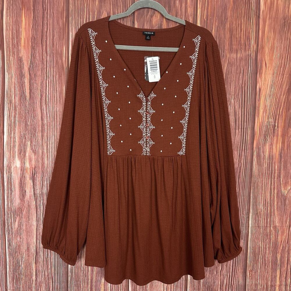 Torrid Textured Jersey V-Neck Embroidered Yoke Long Sleeve Top Size 4X NWT - Picture 2 of 6
